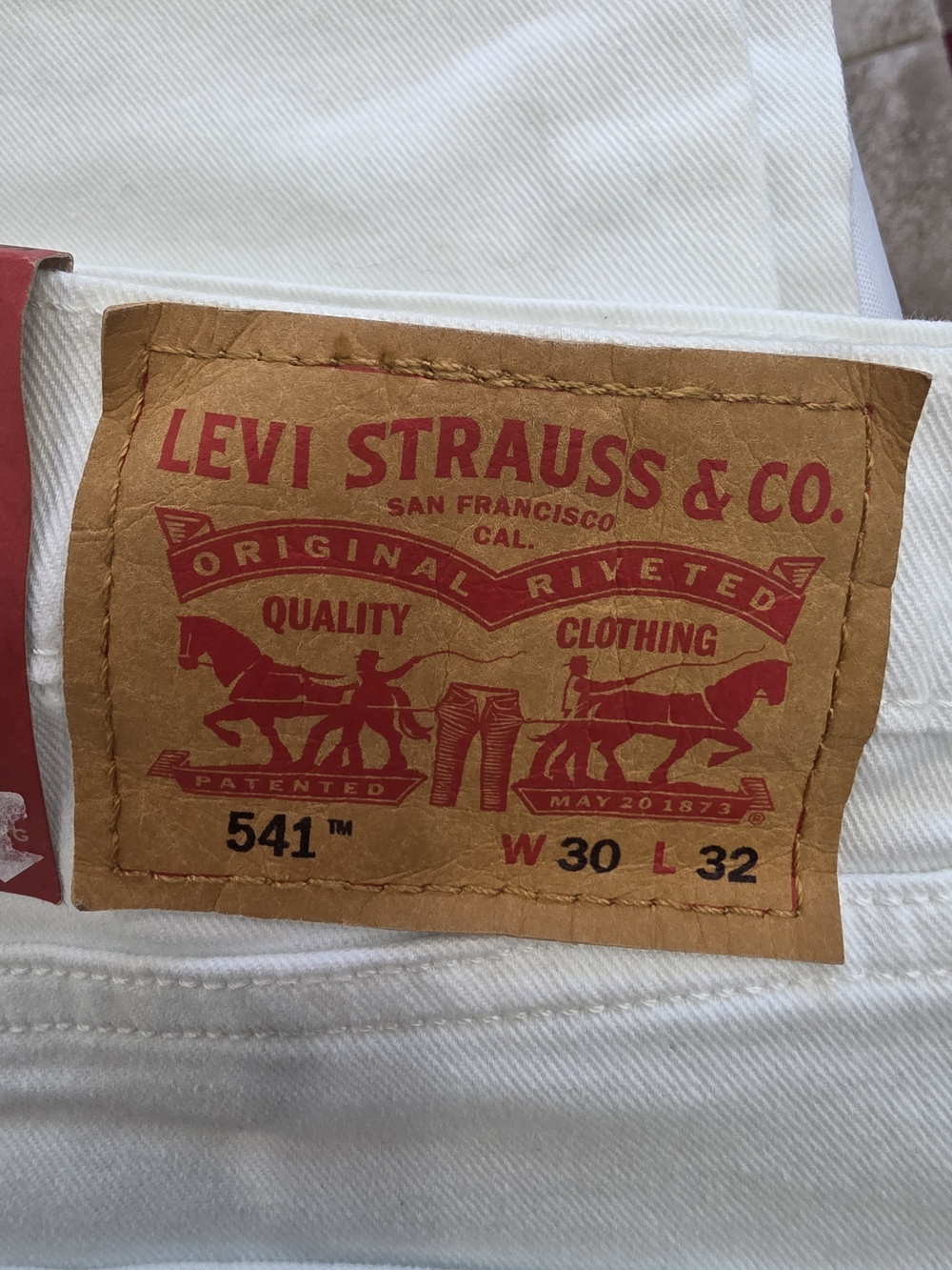 Levi Strauss & Co 541 Slim Straight Fit White Men’s Jeans - W30 L32